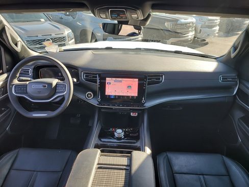 Used 2023 Jeep Wagoneer Series II w/ Premium Group I image 15