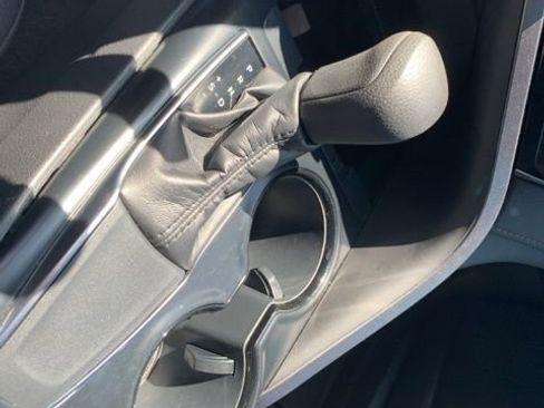 Used 2019 Toyota Camry LE image 28