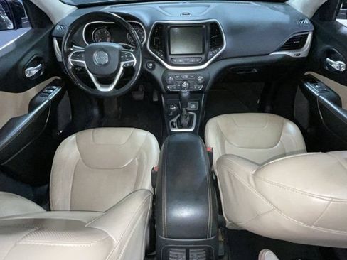 Used 2015 Jeep Cherokee Limited w/ Luxury Group AWD/4WD image 11