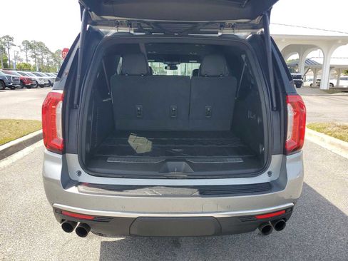 Used 2023 GMC Yukon XL Denali image 5