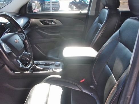 Used 2020 Chevrolet Traverse LT w/ LT Premium Package image 24