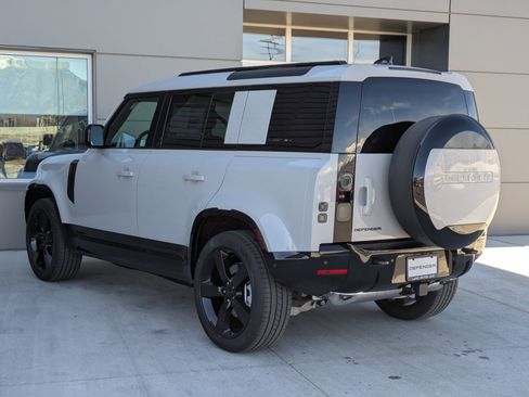 New 2026 Land Rover Defender 110 X-Dynamic SE image 8