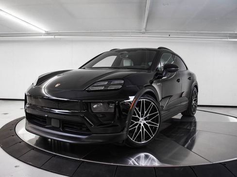 Certified 2025 Porsche Macan Electric image 1