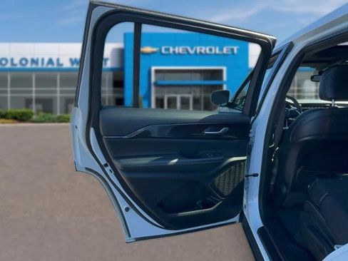 Used 2023 Jeep Grand Cherokee L Laredo AWD/4WD image 31