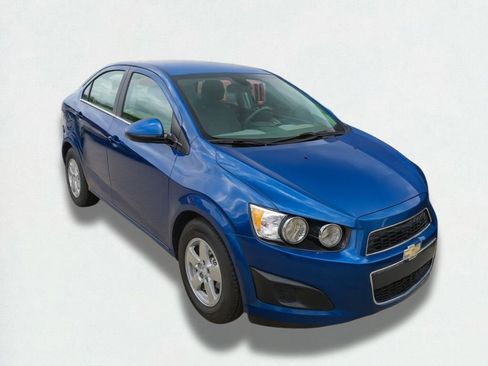 Used 2013 Chevrolet Sonic LS image 2