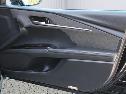 Used 2025 Toyota Camry XLE FWD image 35