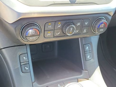 Used 2018 GMC Acadia SLE w/ Driver Alert Package I AWD/4WD image 17