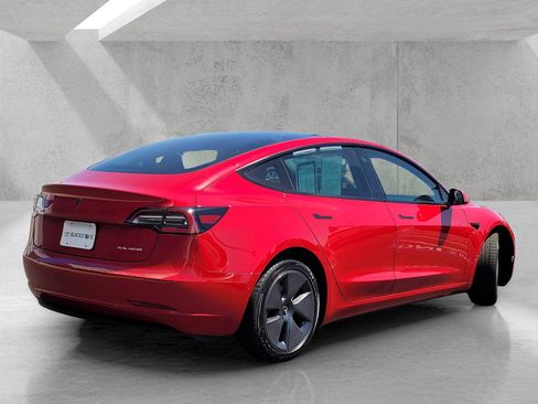 Used 2022 Tesla Model 3 Long Range AWD/4WD image 4