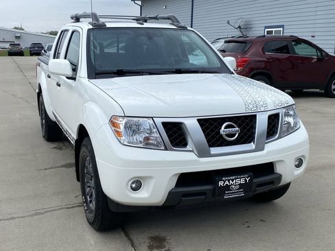 Used 2020 Nissan Frontier PRO-4X w/ Pro-4x Utility Package image 8