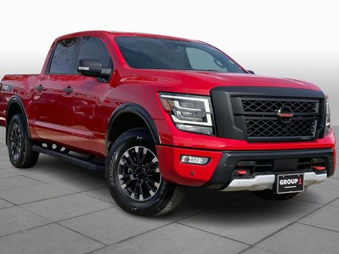 Used 2022 Nissan Titan PRO-4X w/ Pro-4x Convenience Package image 3