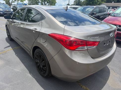 Used 2012 Hyundai Elantra GLS FWD image 10