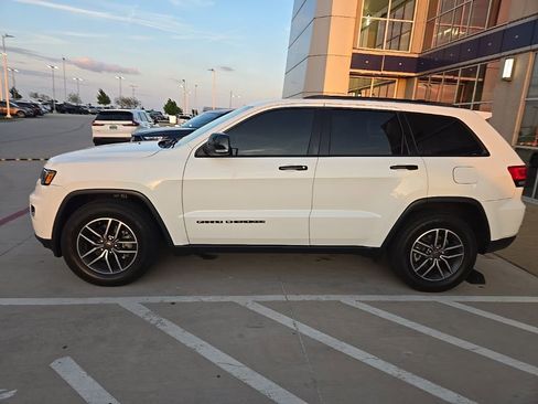Used 2019 Jeep Grand Cherokee Limited w/ Luxury Group II image 4