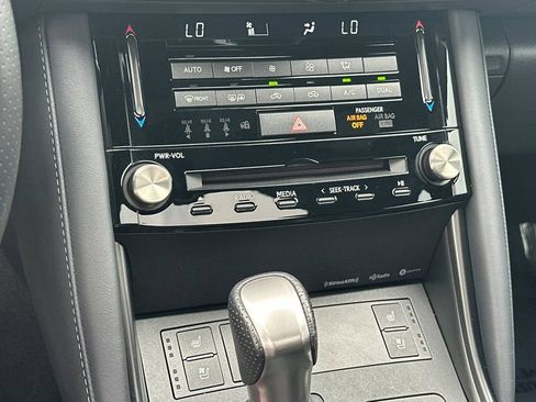Used 2025 Lexus IS 350 F Sport w/ Navigation Package RWD image 20