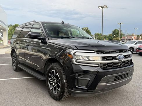 Used 2024 Ford Expedition XLT RWD image 2