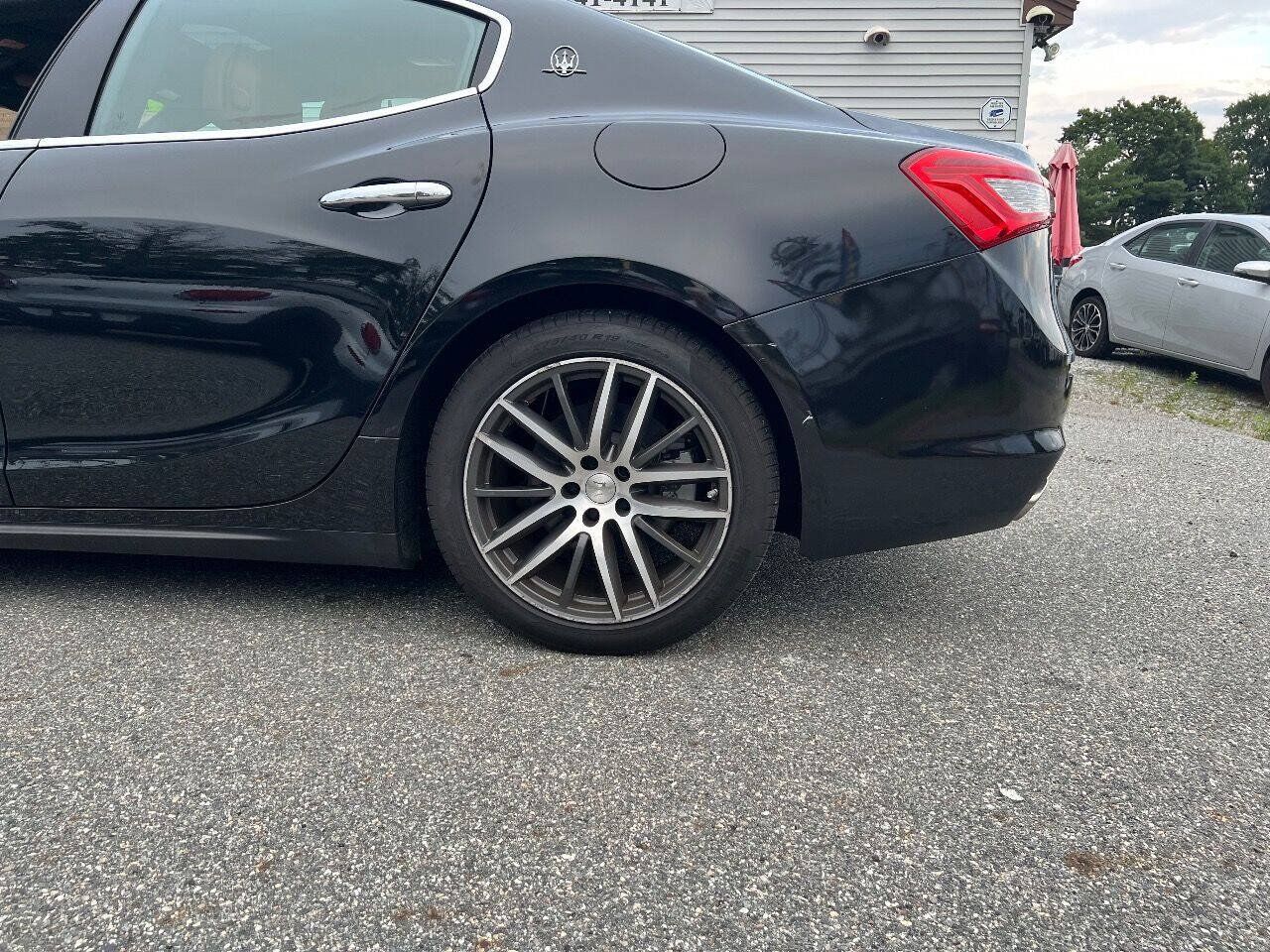 Used 2019 Maserati Ghibli RWD image 38