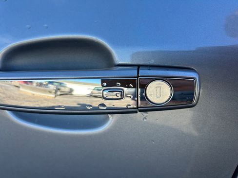 Used 2019 Chevrolet Trax LT w/ LT Convenience Package image 9