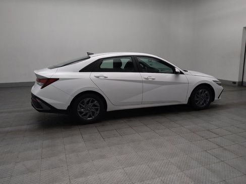 Used 2024 Hyundai Elantra SEL FWD image 10