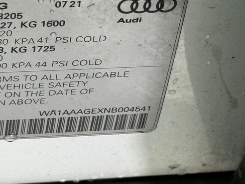 Used 2022 Audi e-tron Premium image 23