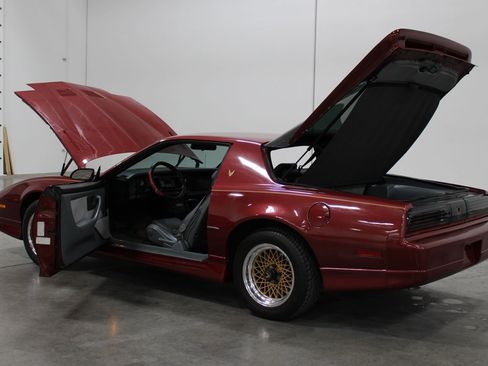 Used 1989 Pontiac Firebird Trans Am RWD image 37
