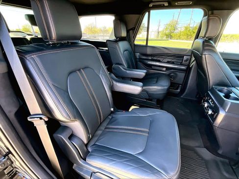 Certified 2023 Ford Expedition Platinum image 19