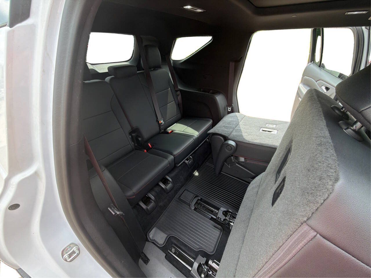 Used 2024 Chevrolet Traverse RS w/ LPO, Floor Liner Package AWD/4WD image 44