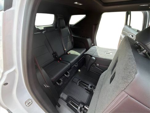 Used 2024 Chevrolet Traverse RS w/ LPO, Floor Liner Package AWD/4WD image 44