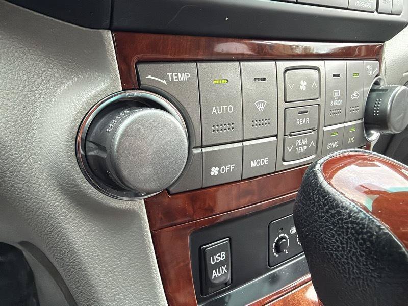 Used 2011 Toyota Highlander Limited w/ Tow Pkg FWD image 46