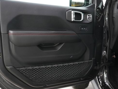 Used 2018 Jeep Wrangler Unlimited Rubicon image 18