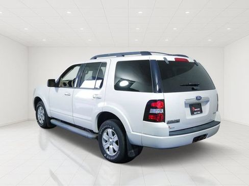Used 2010 Ford Explorer XLT AWD/4WD image 5