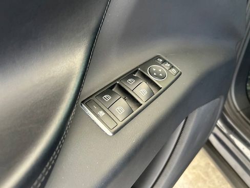 Used 2018 Tesla Model X 75D AWD/4WD image 38
