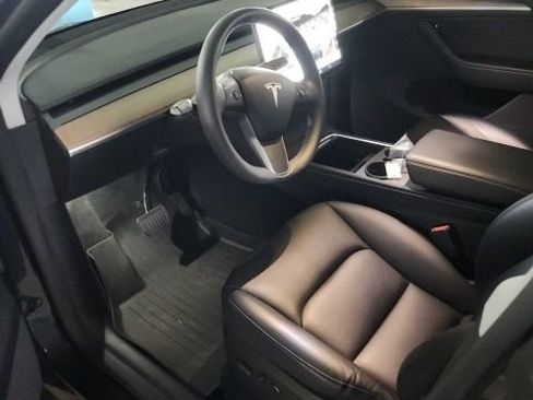 Used 2024 Tesla Model Y Long Range image 6