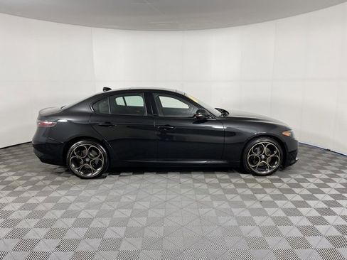 Used 2025 Alfa Romeo Giulia AWD w/ Driving Assist Package image 8