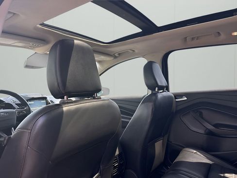Used 2019 Ford Escape Titanium AWD/4WD image 12