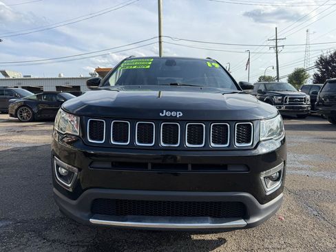 Used 2019 Jeep Compass Limited AWD/4WD image 2