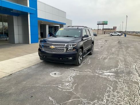 Used 2019 Chevrolet Tahoe LT w/ LT Signature Package image 2