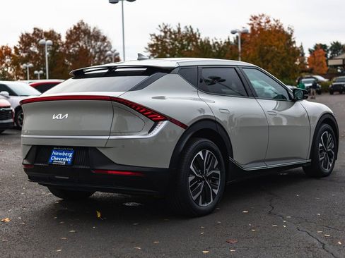 Used 2024 Kia EV6 Light image 28