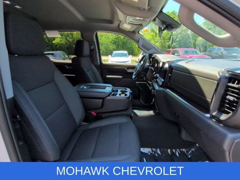 Certified 2023 Chevrolet Silverado 1500 LT w/ Z71 Off-Road Package AWD/4WD image 28