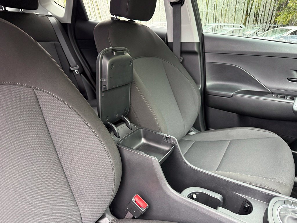 Used 2025 Hyundai Kona SEL FWD image 35