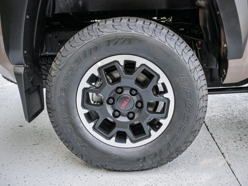 Used 2026 Toyota Tacoma TRD Off-Road AWD/4WD image 12