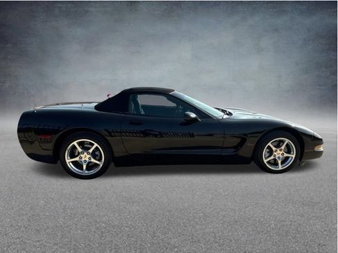 Used 2003 Chevrolet Corvette Convertible w/ Preferred Equipment Group1 RWD image 11