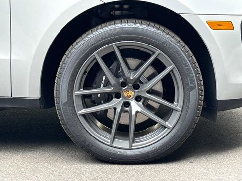 Certified 2025 Porsche Macan Turbo AWD/4WD image 8