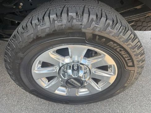 Used 2022 Ford F350 Platinum w/ FX4 Off-Road Package AWD/4WD image 8