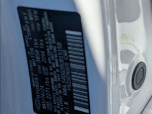 Used 2024 Hyundai Elantra SEL w/ Convenience Package image 25