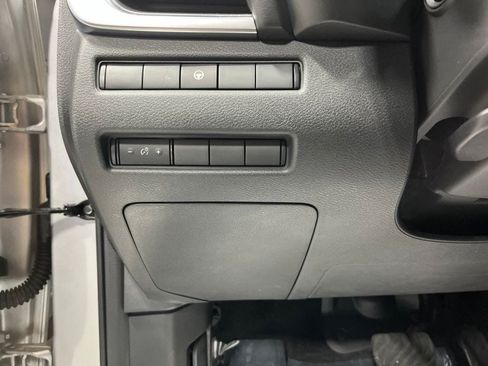 Used 2023 Nissan Rogue SV AWD/4WD image 16