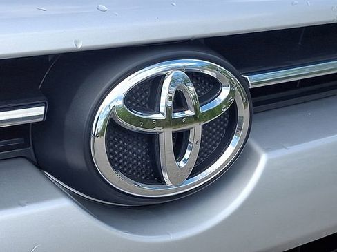 Used 2024 Toyota 4Runner SR5 AWD/4WD image 34