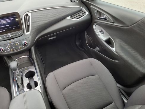 Used 2025 Chevrolet Malibu LT image 15