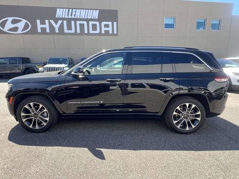 Certified 2023 Jeep Grand Cherokee Overland w/ Luxury Tech Group IV AWD/4WD image 8