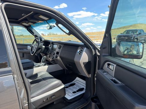 Used 2017 Ford Expedition EL Limited w/ Equipment Group 301A AWD/4WD image 27