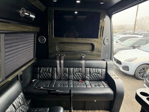 Used 2021 Mercedes-Benz Sprinter 3500 w/ Comfort Plus Package image 55