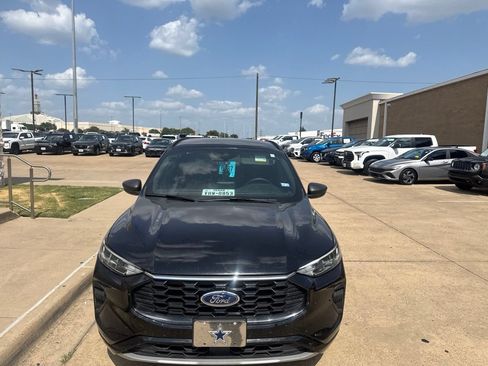 Used 2024 Ford Escape ST-Line w/ Equipment Group 301A FWD image 2